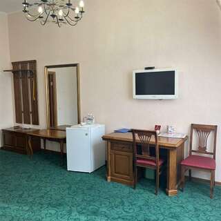 Гостиница Сударушка Краснодар Улучшенный двухместный номер с 2 отдельными кроватями-13