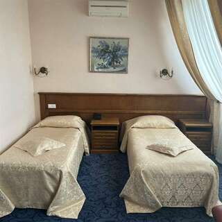 Гостиница Сударушка Краснодар Улучшенный двухместный номер с 2 отдельными кроватями-14