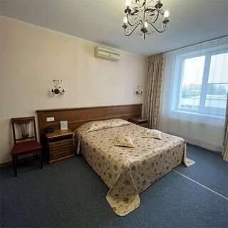 Гостиница Сударушка Краснодар Улучшенный двухместный номер с 1 кроватью или 2 отдельными кроватями, вид на город-9