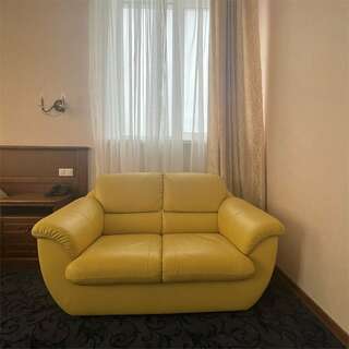 Гостиница Сударушка Краснодар Улучшенный трехместный номер-7