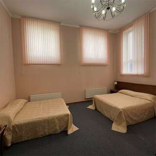 Гостиница Сударушка Краснодар Четырехместный номер-7